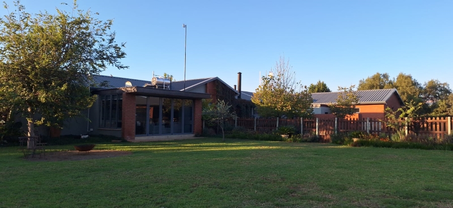 5 Bedroom Property for Sale in Rustenburg Rural North West